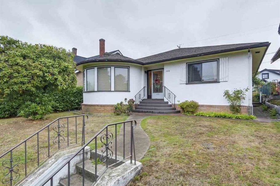 1616 Nanaimo Street Vancouver, BC - 1