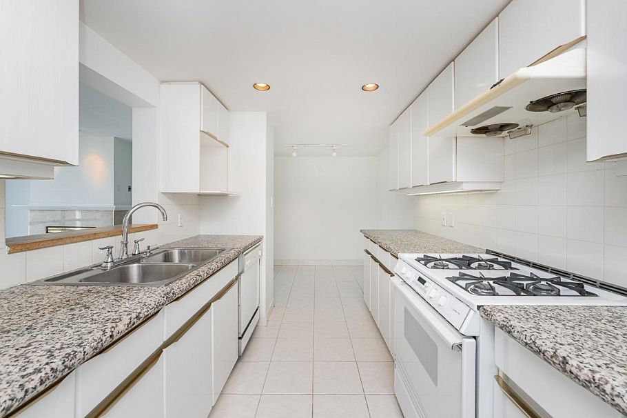 405 688 Fairchild Road Vancouver, BC - 13
