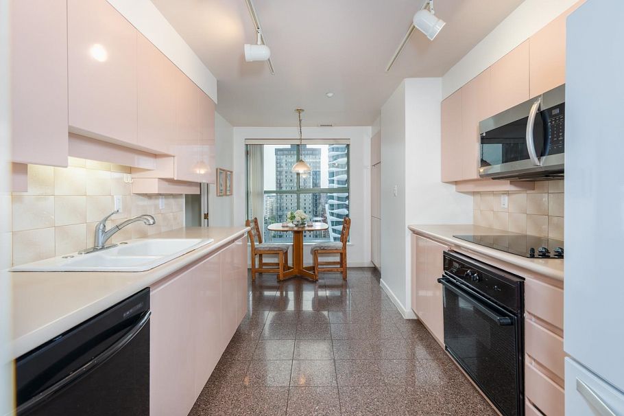 1903 909 Burrard Street Vancouver, BC - 13