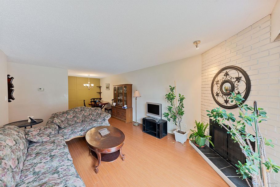 204 2299 E 30th Avenue Vancouver, BC - 4