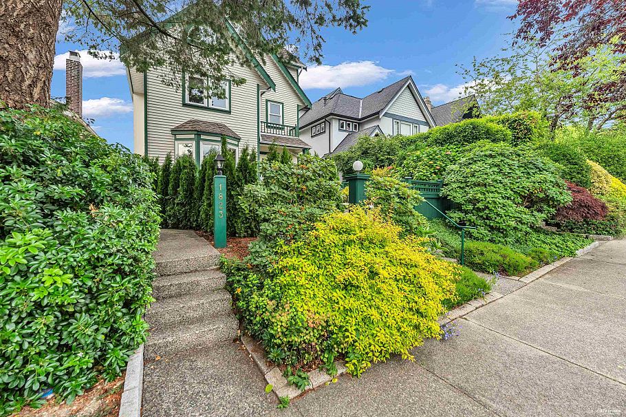 1823 Creelman Avenue Vancouver, BC - 2
