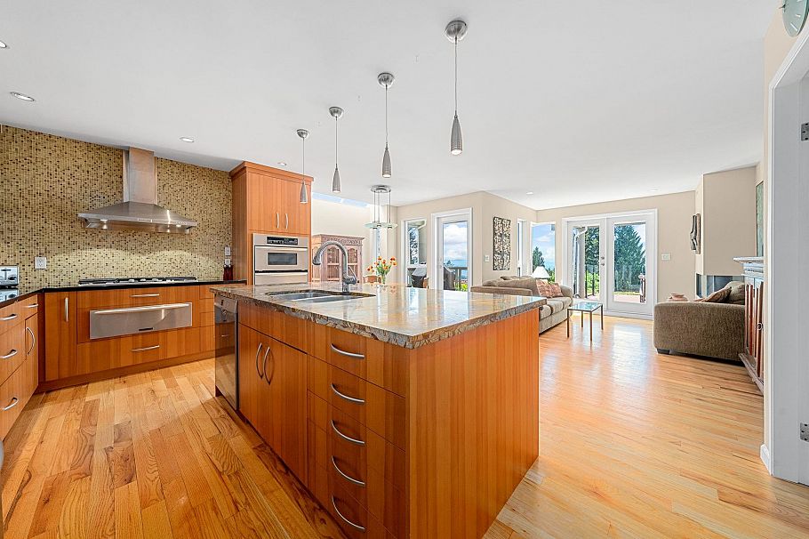 3961 St. Albans Avenue North Vancouver, BC - 17