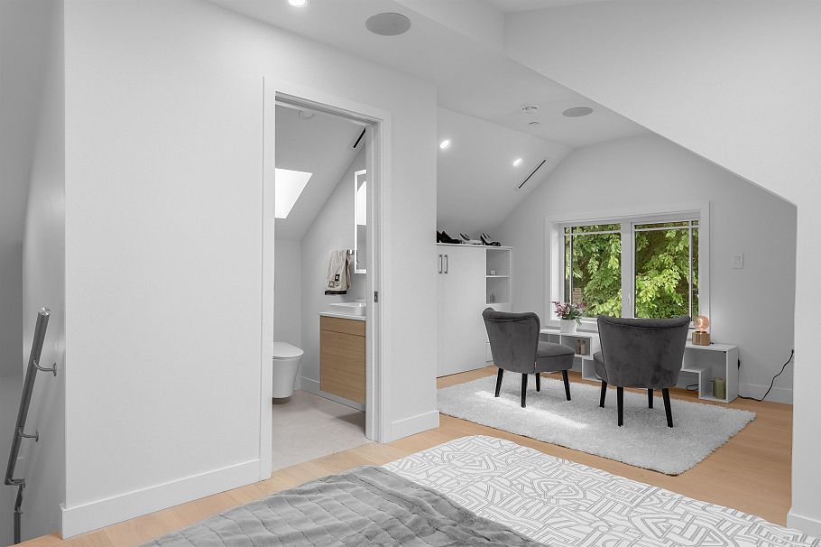 A 3672 W 1st Avenue Vancouver, BC - 16