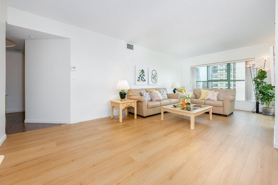 1903 909 Burrard Street Vancouver, BC - 4
