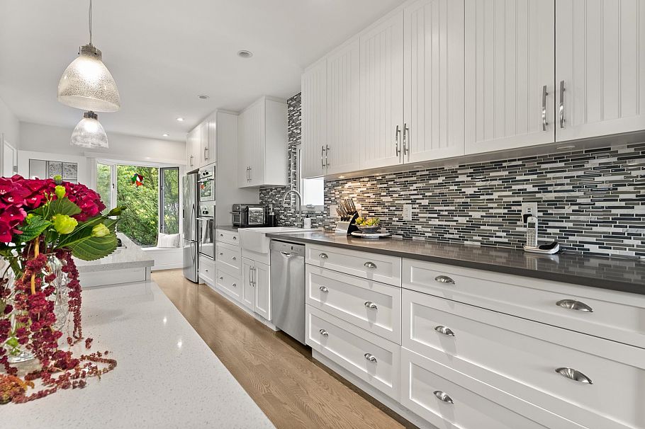 4468 W 14th Avenue Vancouver, BC - 11