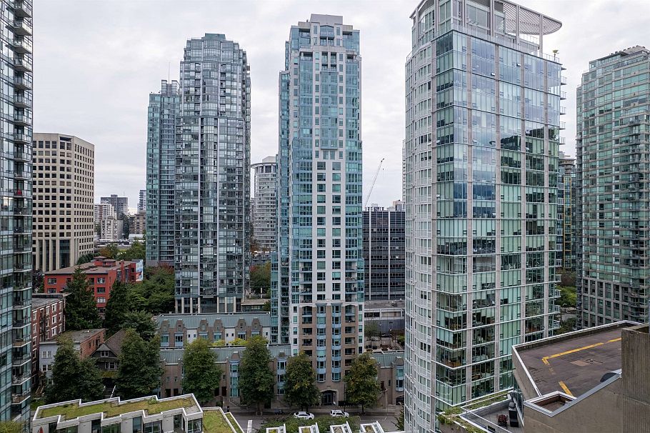 1903 1238 Melville Street Vancouver, BC - 3
