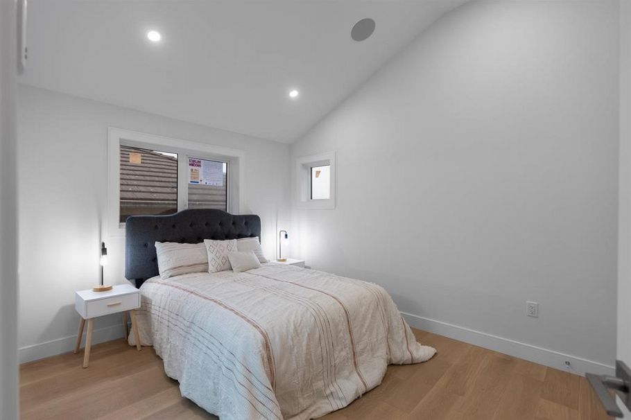2881 E Georgia Street Vancouver, BC - 14