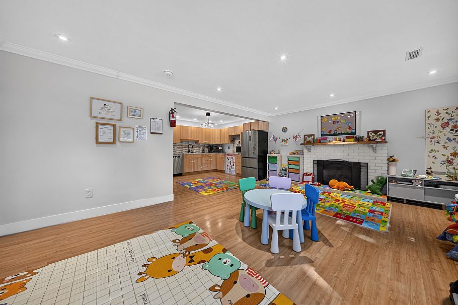 2322 Kirkstone Road North Vancouver, BC - 28