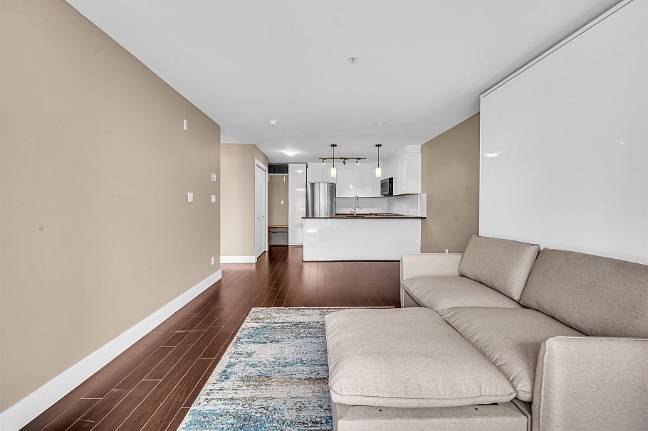 211 4338 Commercial Street Vancouver, BC - 23