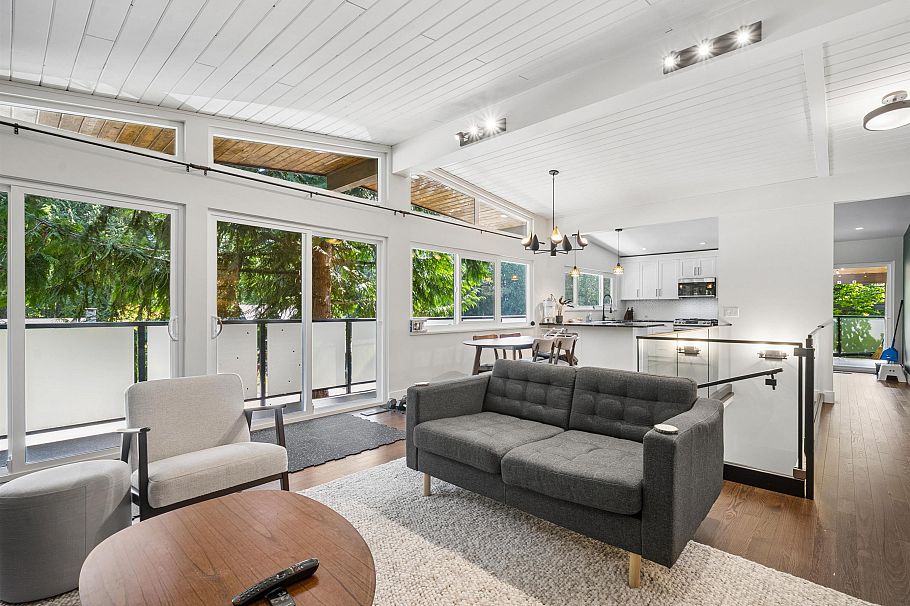 4651 Hoskins Road North Vancouver, BC - 4