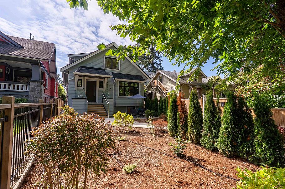 A 3672 W 1st Avenue Vancouver, BC - 4