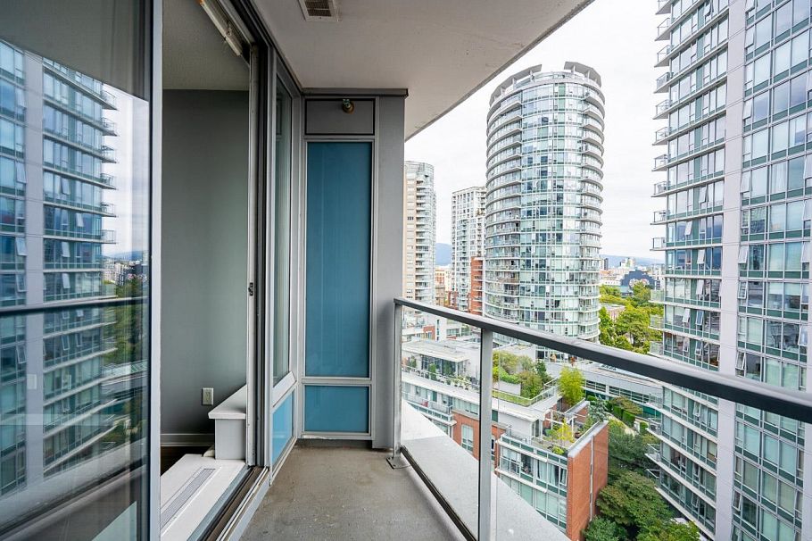 1203 689 Abbott Street Vancouver, BC - 24