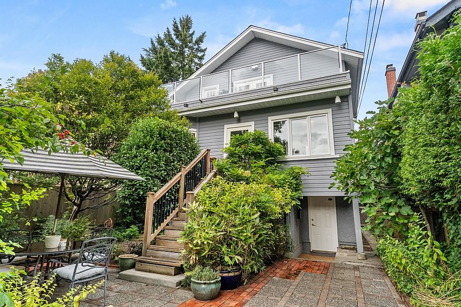 4468 W 14th Avenue Vancouver, BC - 22