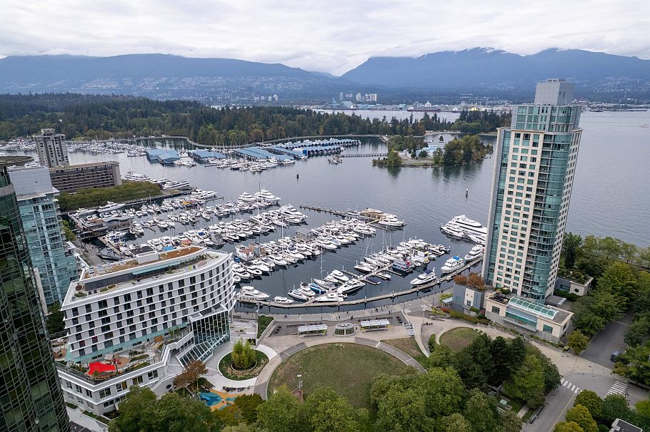 1903 1238 Melville Street Vancouver, BC - 2
