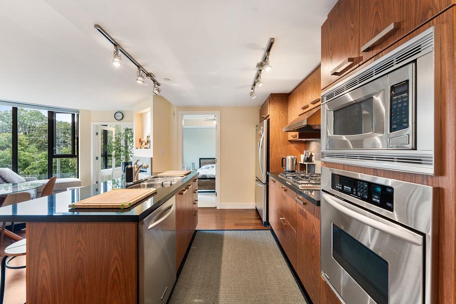 431 3228 Tupper Street Vancouver, BC - 9