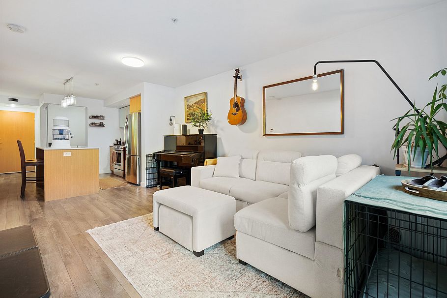 108 221 E 3rd Street North Vancouver, BC - 9