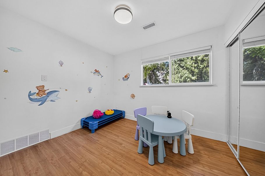 2322 Kirkstone Road North Vancouver, BC - 31