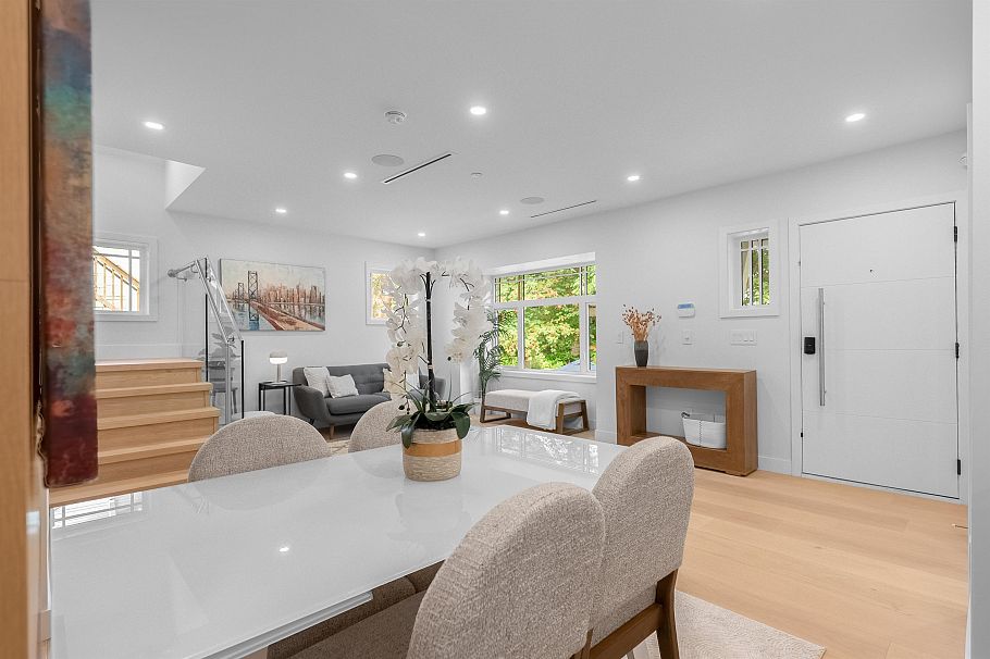 A 3672 W 1st Avenue Vancouver, BC - 8