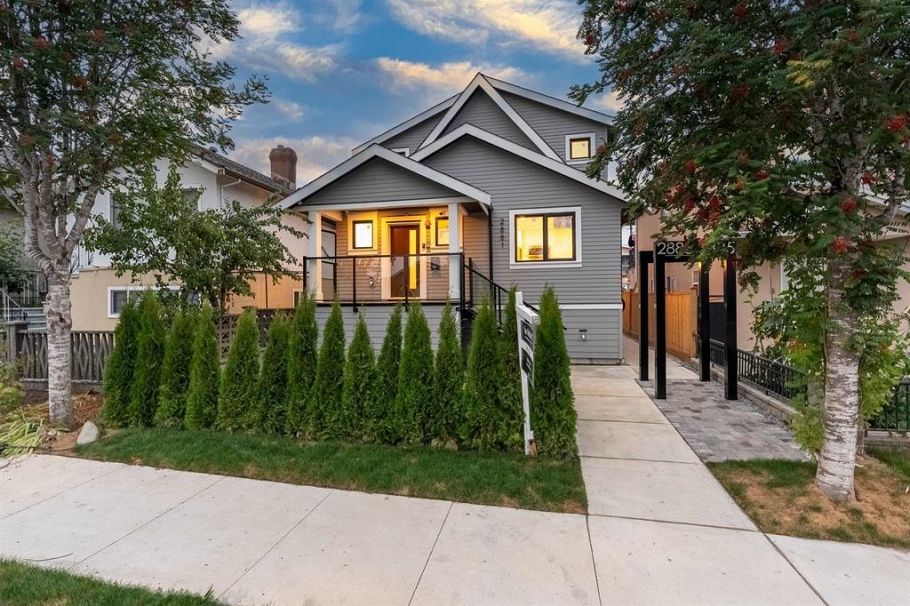 2881 E Georgia Street Vancouver, BC - 28