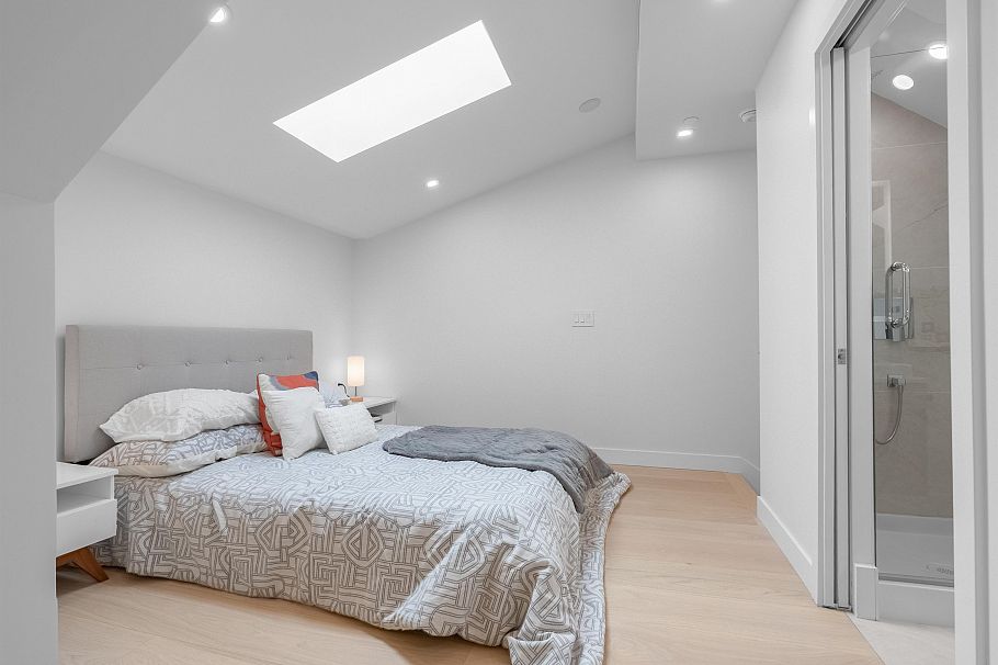 A 3672 W 1st Avenue Vancouver, BC - 20