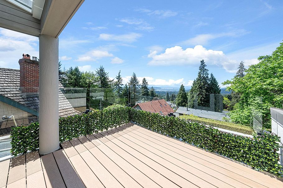 3961 St. Albans Avenue North Vancouver, BC - 23