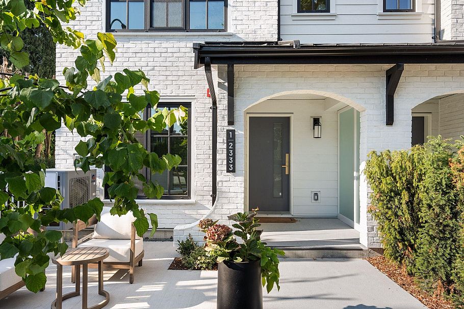 SL 1 2333 E 54th Avenue Vancouver, BC - 1
