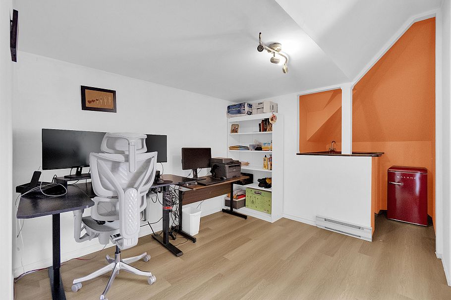 108 216 E 6th Street North Vancouver, BC - 27