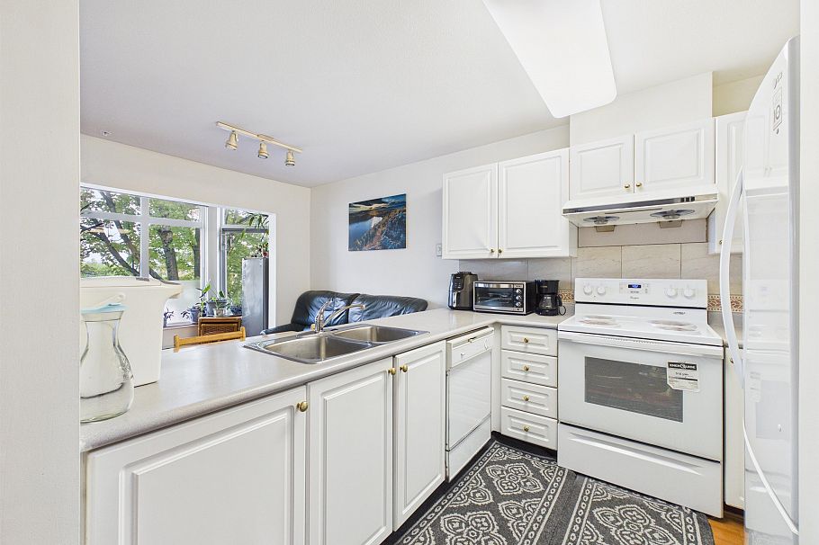 208 2677 Broadway Street Vancouver, BC - 15