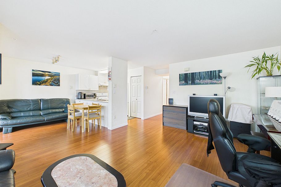 208 2677 Broadway Street Vancouver, BC - 1
