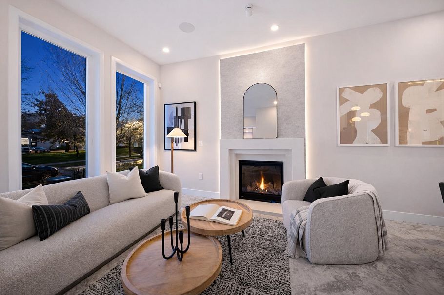 2455 W 10th Avenue Vancouver, BC - 9