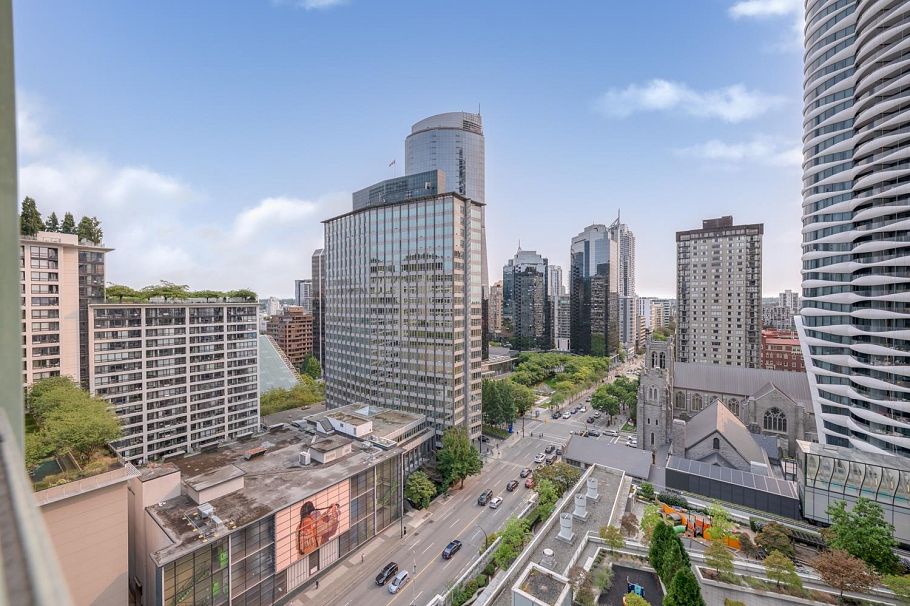 1903 909 Burrard Street Vancouver, BC - 19