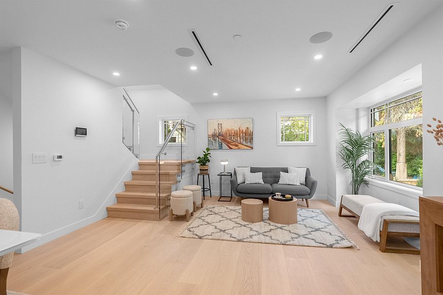 A 3672 W 1st Avenue Vancouver, BC - 2