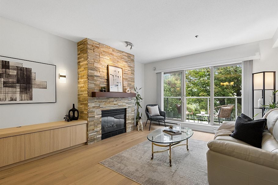 305 980 W 21st Avenue Vancouver, BC - 2