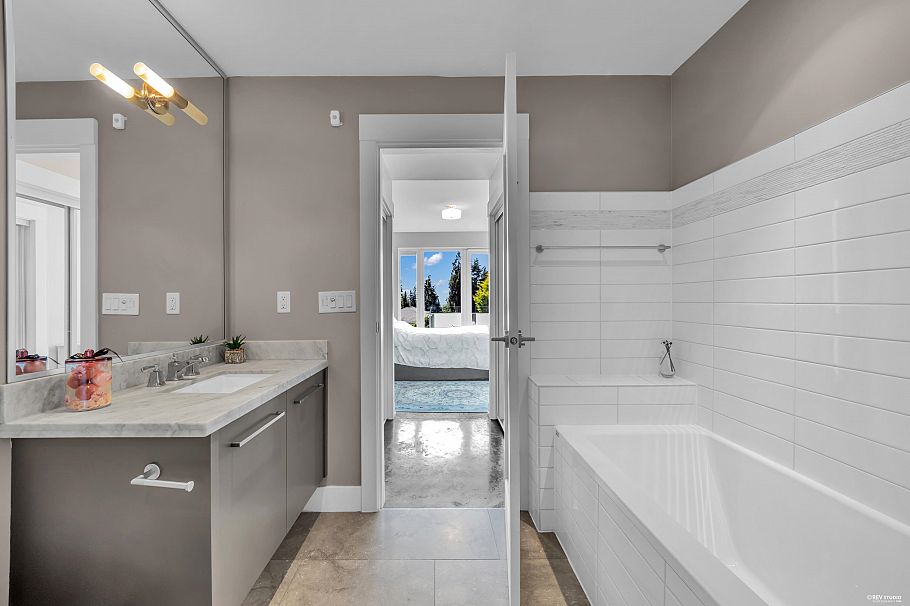 201 650 Evergreen Place North Vancouver, BC - 15