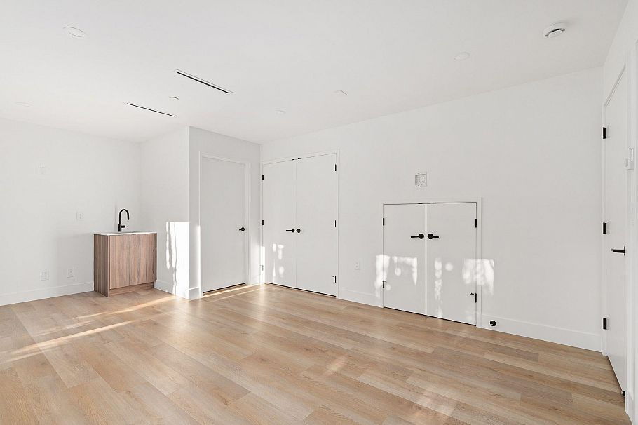 SL 4 2333 E 54th Avenue Vancouver, BC - 32