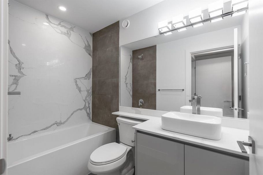 2881 E Georgia Street Vancouver, BC - 33