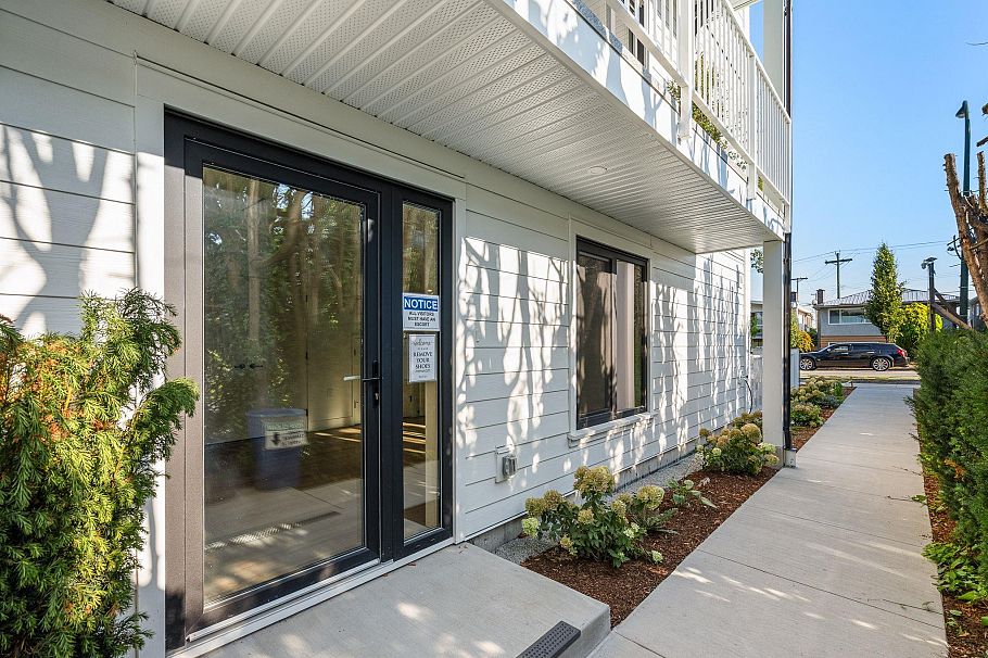 SL 4 2333 E 54th Avenue Vancouver, BC - 31