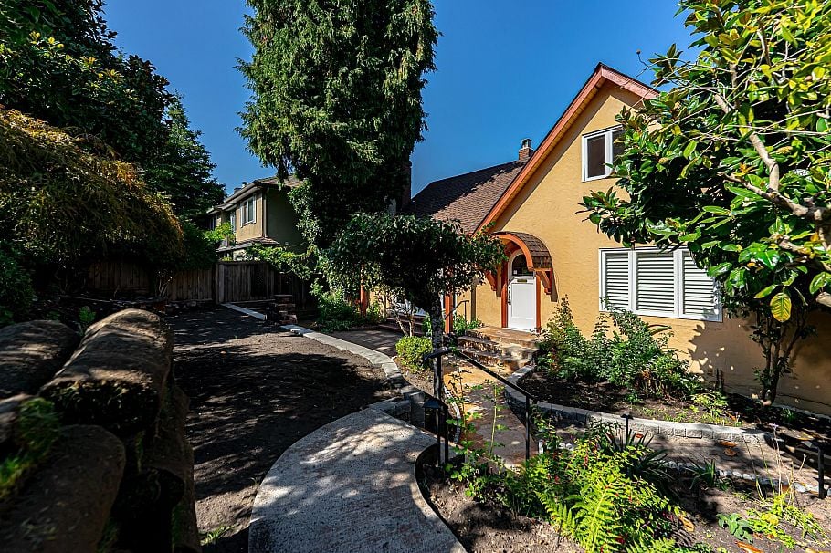 4327 Locarno Crescent Vancouver, BC - 2