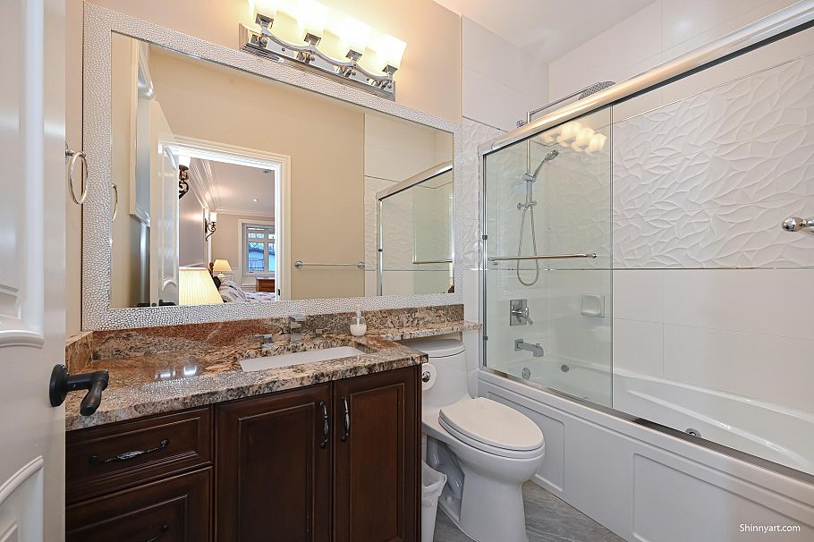 1091 E 55th Avenue Vancouver, BC - 4