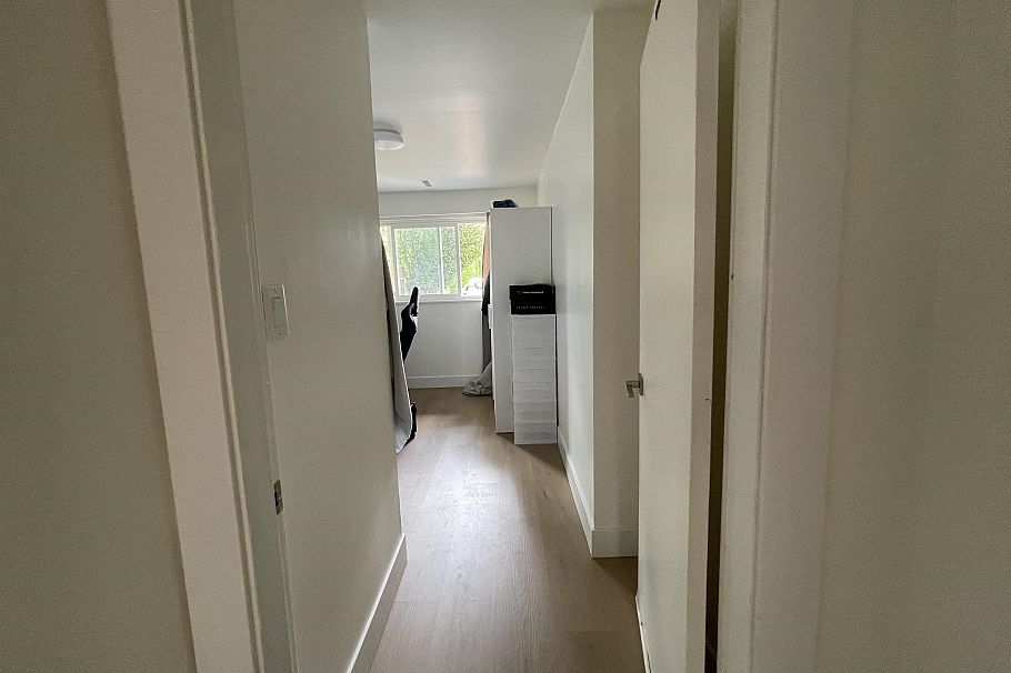 3469 W 8th Avenue Vancouver, BC - 8