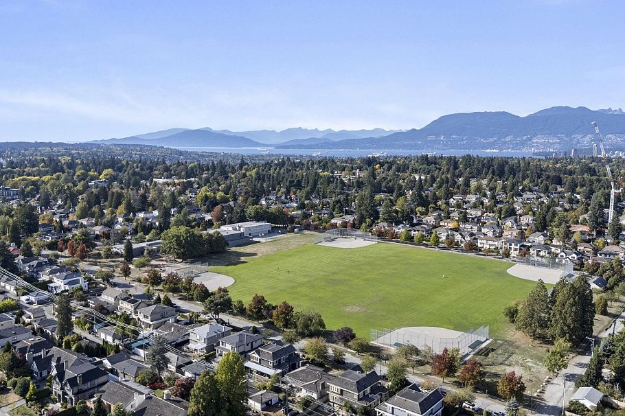 225 1010 W 47th Avenue Vancouver, BC - 36