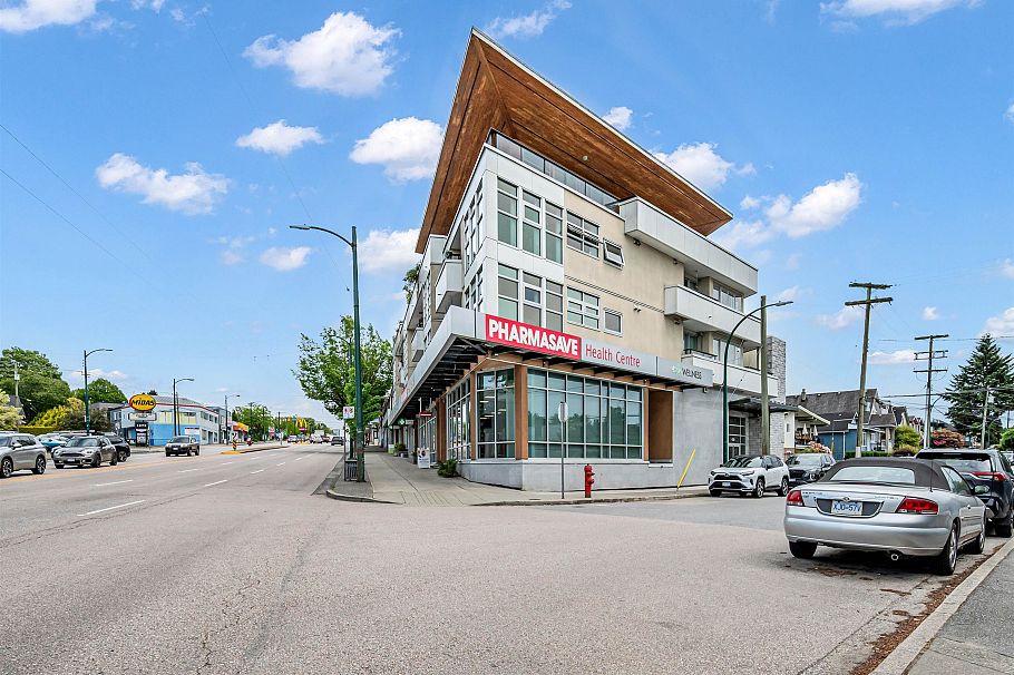 211 4338 Commercial Street Vancouver, BC - 31