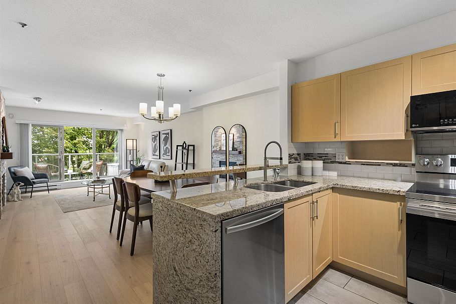 305 980 W 21st Avenue Vancouver, BC - 11
