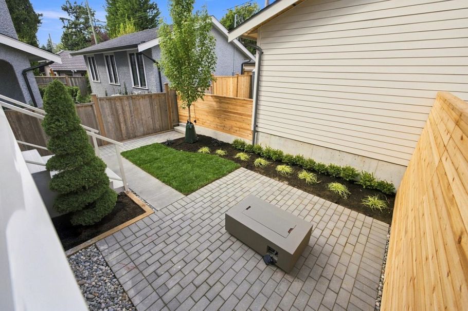 3549 W 38th Avenue Vancouver, BC - 39