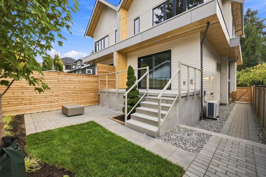 3549 W 38th Avenue Vancouver, BC - 2