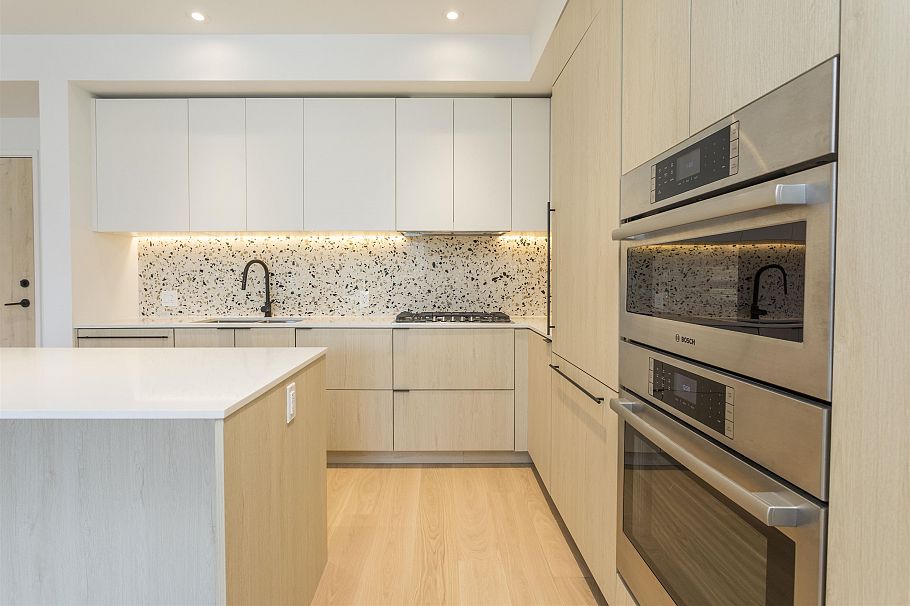 PH517 2471 St. George Street Vancouver, BC - 4