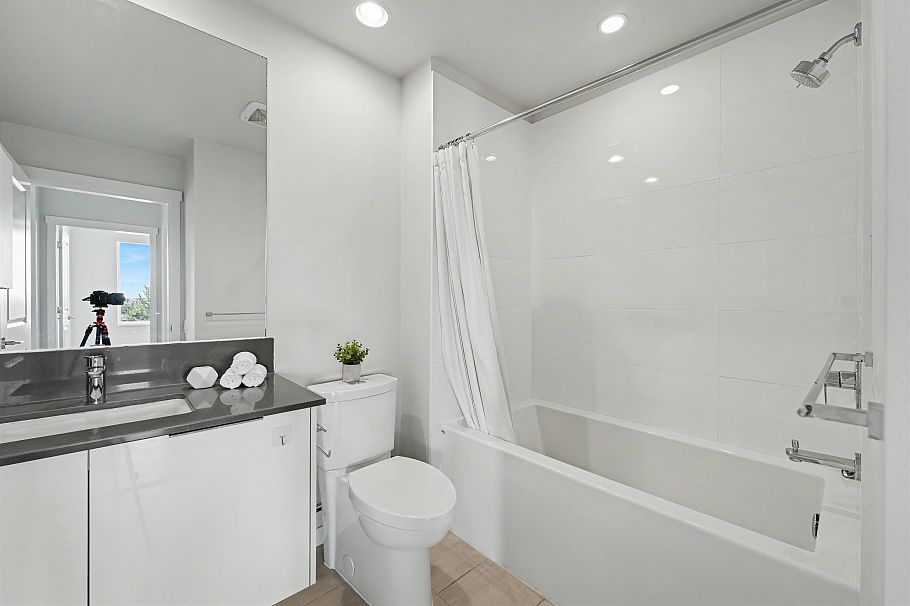 604 3289 Riverwalk Avenue Vancouver, BC - 18