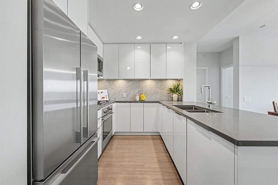 604 3289 Riverwalk Avenue Vancouver, BC - 3