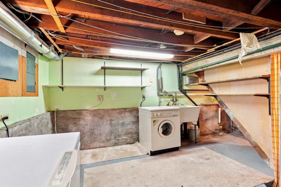 3017 E 17th Avenue Vancouver, BC - 25