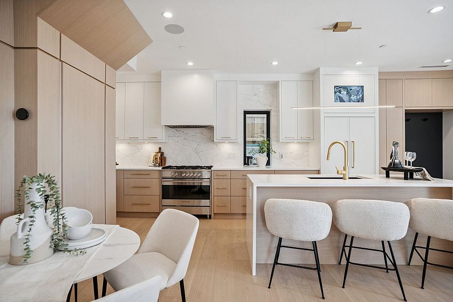 2307 E 3rd Avenue Vancouver, BC - 12